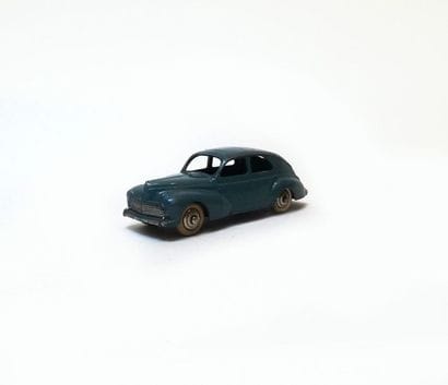 DINKY TOYS FRANCE

Peugeot 203 berline bleue...