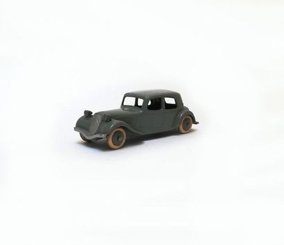 DINKY TOYS FRANCE

Citroën 11BL grise 24...