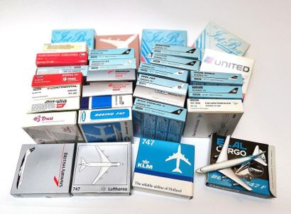 SCHABAK MODELL Fort lot d'avions de grandes...