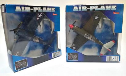 Lot de 4 maquettes d'avions de marque AI...