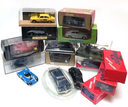 LOT de 16 véhicules de marques diverses....