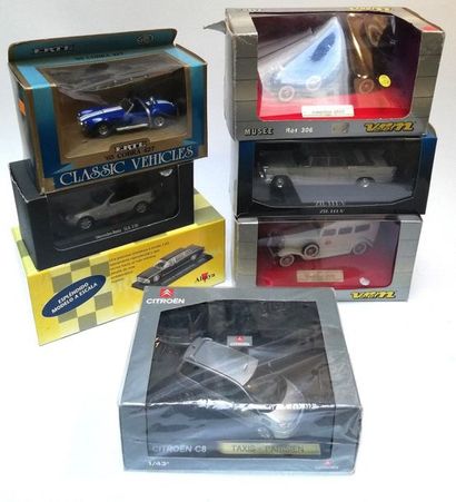 LOT de 15 véhicules de marques diverses....
