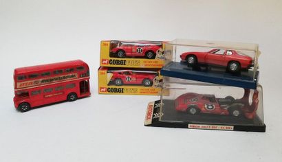 DIVERS

LOT de 3 CORGI TOYS: 394 (x2) et...