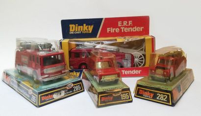 DINKY TOYS ANGLETERRE 

LOT de 4 véhicules...