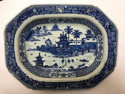 Large rectangular porcelain dish 