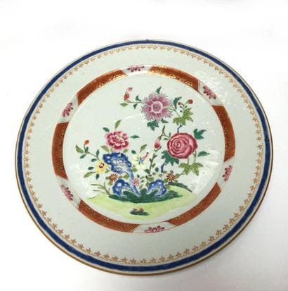 Porcelain dish with 