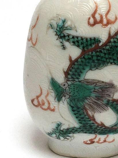 Porcelain snuffbox with 
