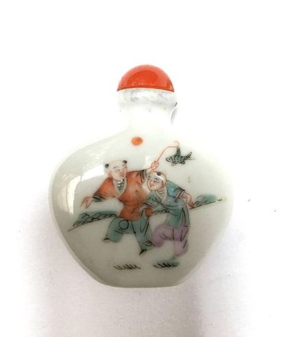 Snuffbox in the shape of a 