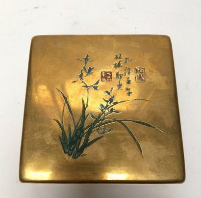 Ink box in gilded brass engraved with a floral...