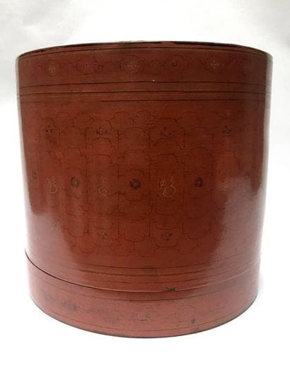 Round lacquer box. Burma, 20th century. 

H:...