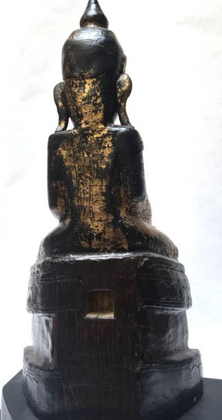 Buddha out of gilded lacquered wood. Shan...