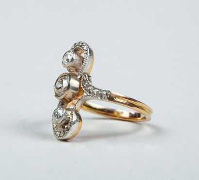 BAGUE ancienne en or jaune 18k (750/°°) à...