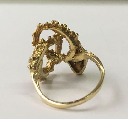 BAGUE ancienne en or jaune 18k (750/°°) représentant...