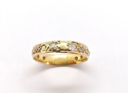BAGUE en or rose 18K (750/°°), ornée de diamants...