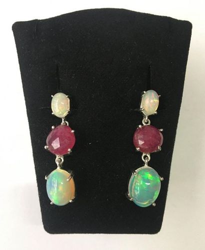 PAIRE DE PENDANTS d'oreilles en argent 925/°°...