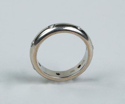 BAGUE jonc en or gris 18K (750/°°) sertie...