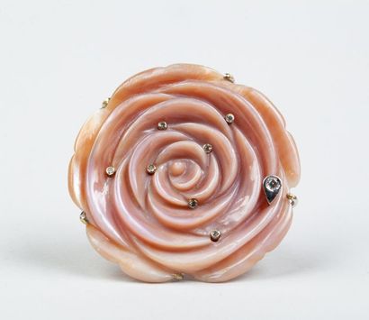 IMPORTANTE BAGUE en or gris 14k (585/°°)...