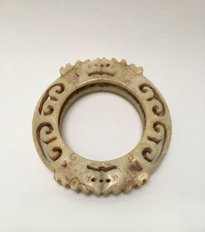 Openwork bracelet or pendant. It comes in...