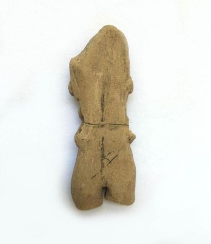 Pretty Lady in white terracotta.

Chupicuaro...