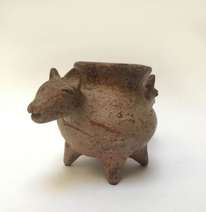 Quadripod vase decorated on both sides with...