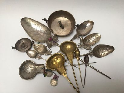 Set in silver plated metal composed of 11...
