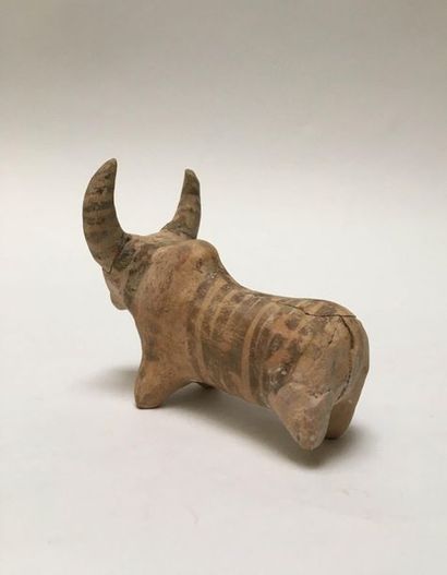 Striped terracotta zebu painted brown.

Nindowari...