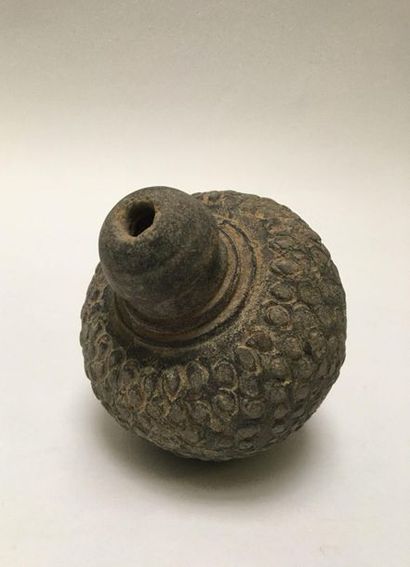 Black terracotta oelipile decorated with...