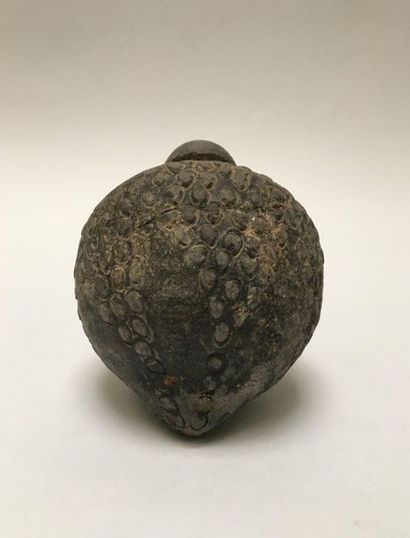 Black terracotta oelipile decorated with...