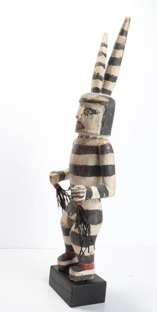 Decorative doll in polychrome wood.

Kachina,...