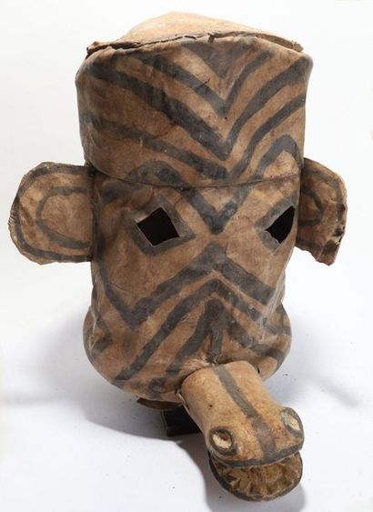 Anthropozoomorphic decorative mask, with...