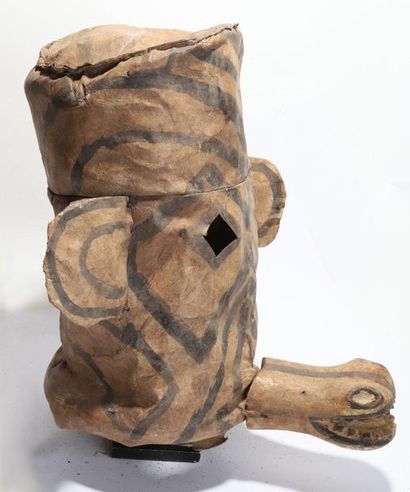 Anthropozoomorphic decorative mask, with...