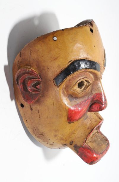 Anthropomorphic decorative mask with an open...