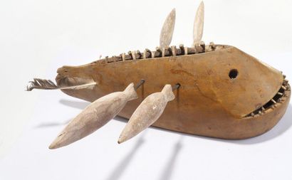 Decorative zoomorphic mask with a whale.

Wood...
