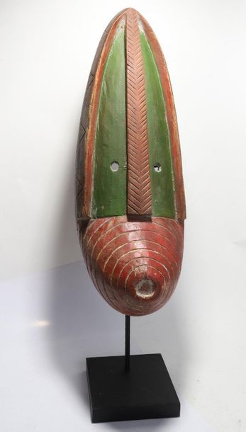 Ogival anthropomorphic decorative mask with...