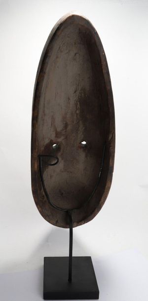Ogival anthropomorphic decorative mask with...