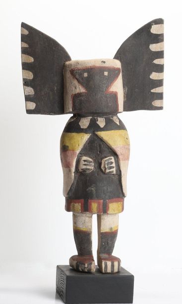 Decorative doll in polychrome wood.

Kachina,...