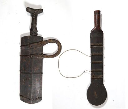 Set consisting of a knife with a flared blade...