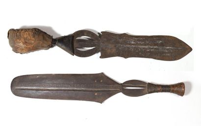 Set consisting of a parry knife, wrought...