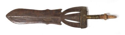 Knife with serrated, spatulated and openworked...