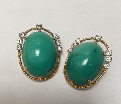 PAIRE DE BOUCLES D'OREILLES en or jaune 18k...
