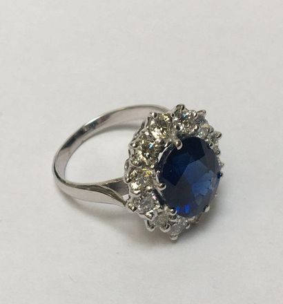 BAGUE MARGUERITE en or gris 18k (750/°°)...