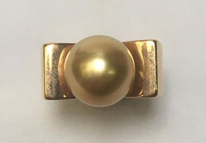 BAGUE en or jaune 18k (750/°°) chevalière,...