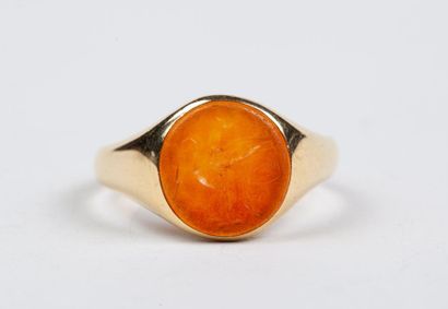 BAGUE en or jaune 18k (750/°°) sertie d'une...