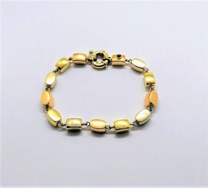 BRACELET en or jaune, blanc et rose 18K (750/°°),...