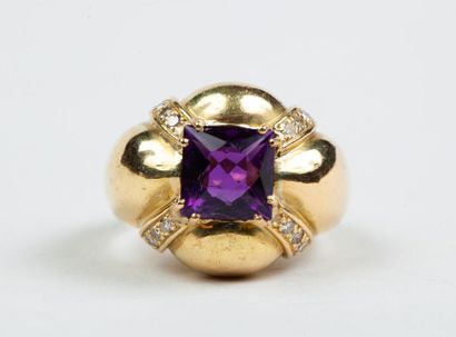 BAGUE en or jaune 18k (750/°°), la monture...