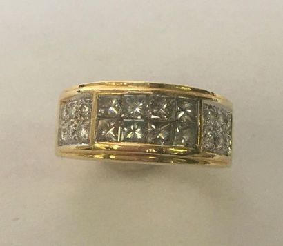 BAGUE BANDEAU en or jaune 18k (750/°°) sertie...