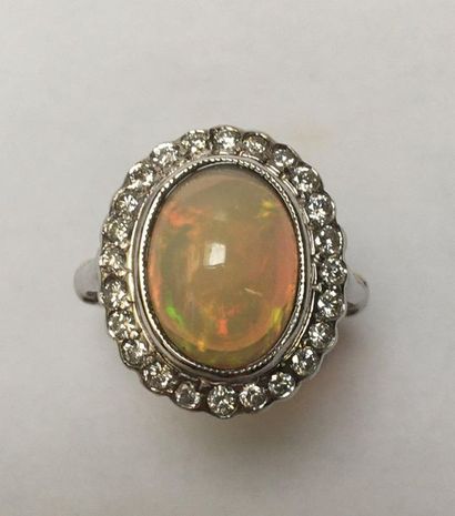 BAGUE POMPADOUR en en or gris18k (750/°°)...