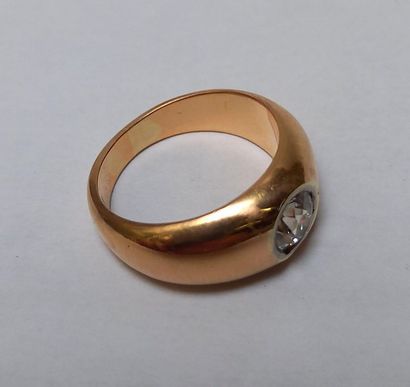 BAGUE jonc en or jaune 18k (750/°°) sertie...
