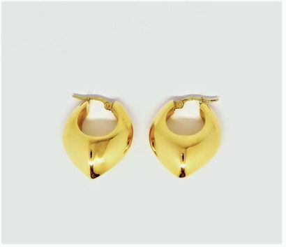 CREOLES en or 18K (750/°°), de forme oblongues,...