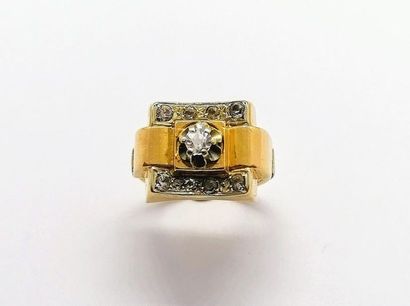BAGUE en or jaune et blanc 18K (750/°°),...